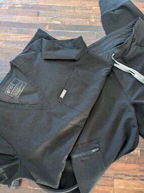 Black jogger set fig scubs